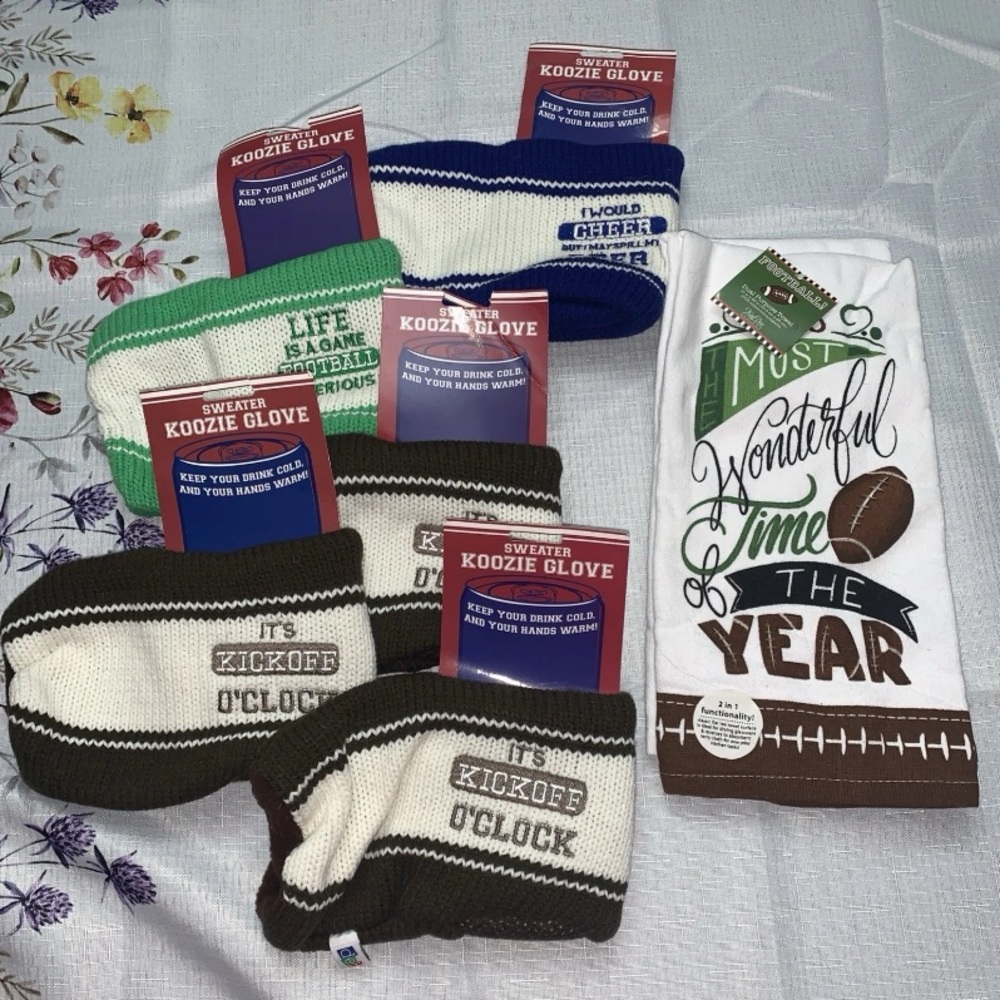 ☃️ Football 5 Koozies & 2 Towels Beer Soda Koozie Watching Football Game NWT